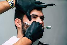 como-afeitarse-la-barba-con-navaja-de-afeitar